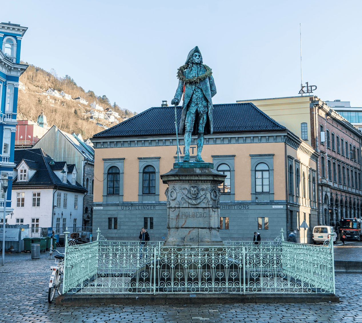 Statue av Ludvig Holberg i Bergen