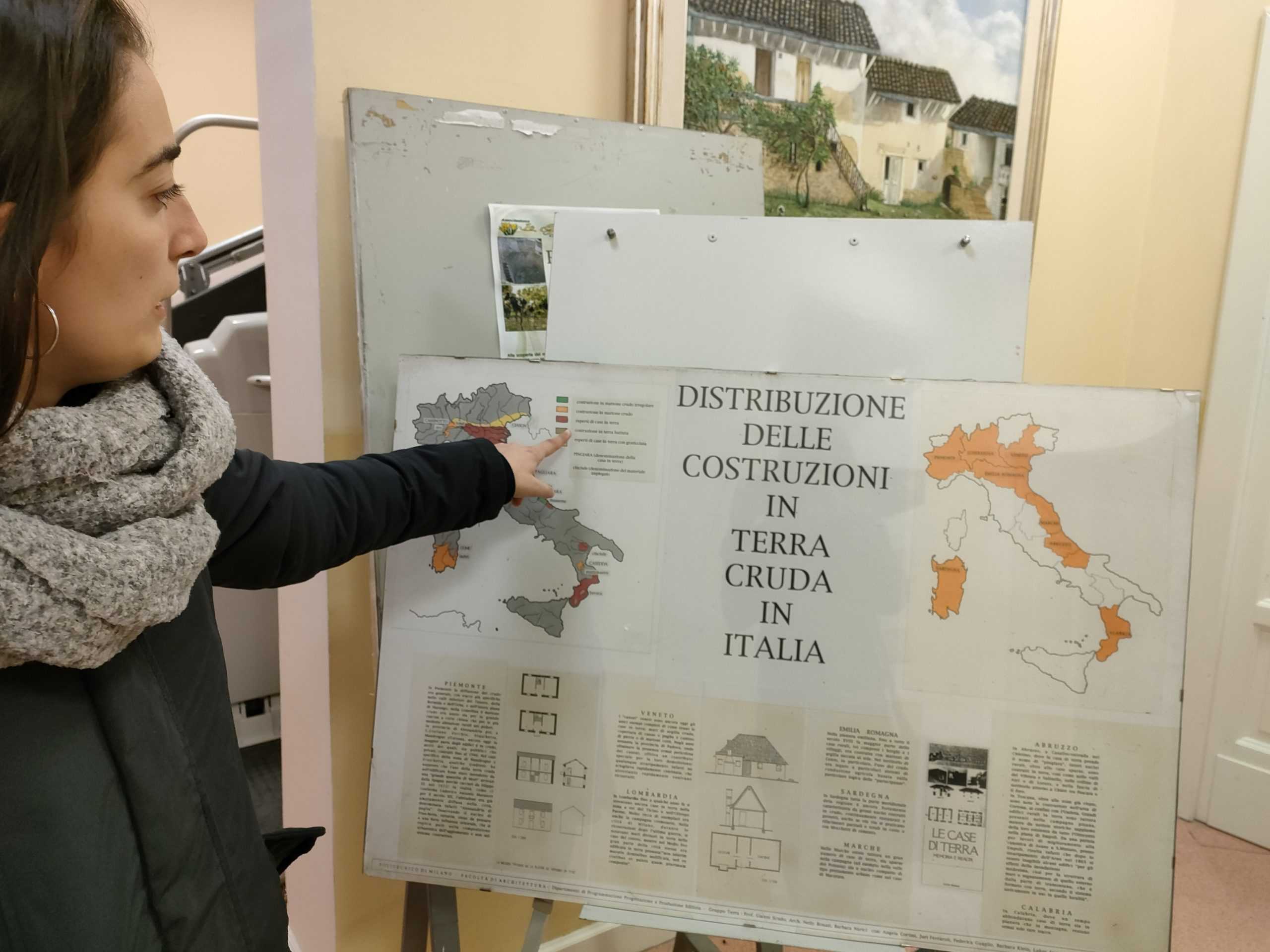 Arkitekt Ambra Lattanzio forklarer utbredelsen av jordhus i Italia_Fot o Eva Kristin Urestad Pedersen