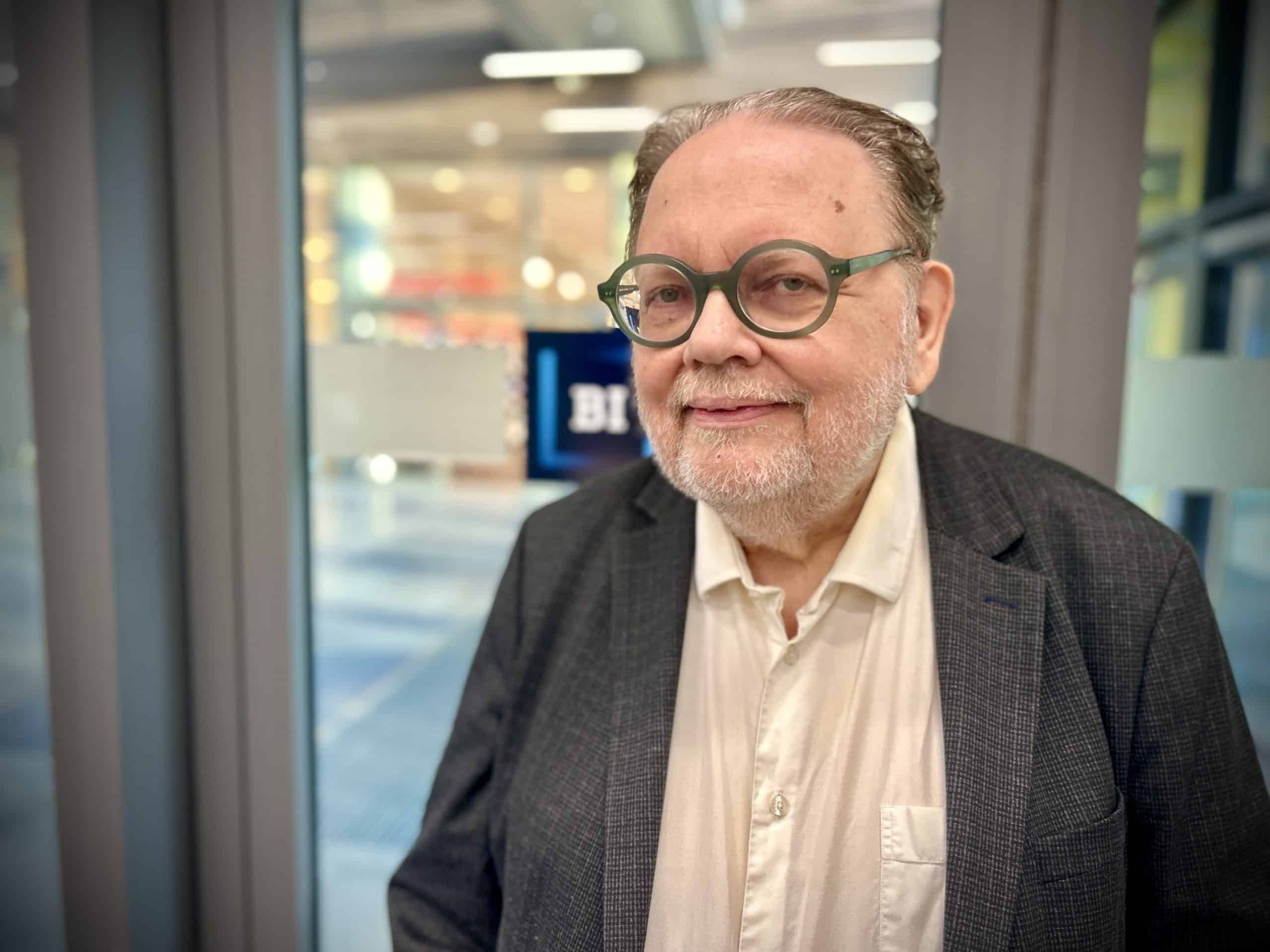 Professor Stig Berge Matthiesen smiler til kamera