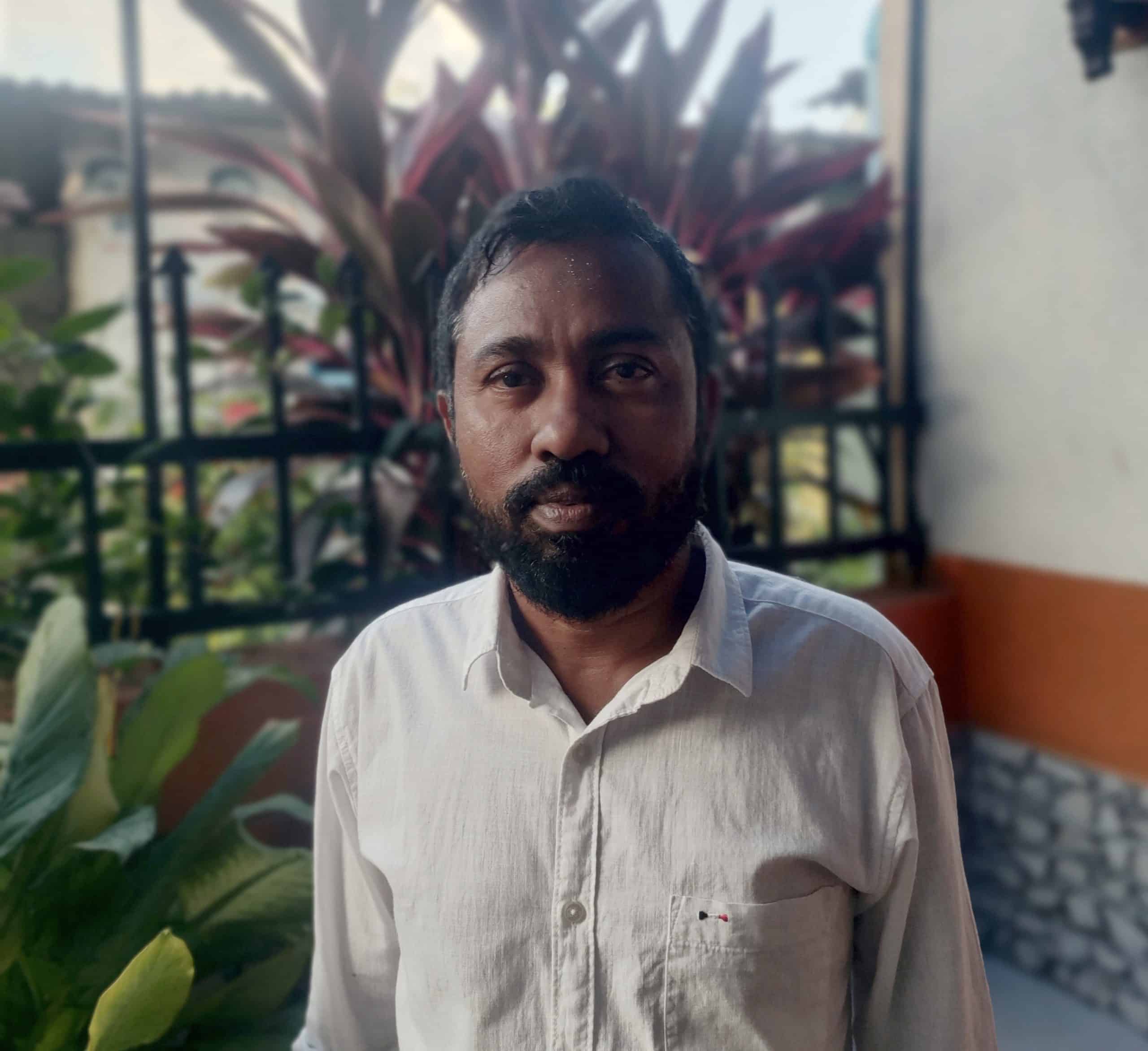 Ahmed Abdullah er lærer på barneskolen på Thimarafushi. Ahmed Abdullah er lærer på barneskolen på Thimarafushi.