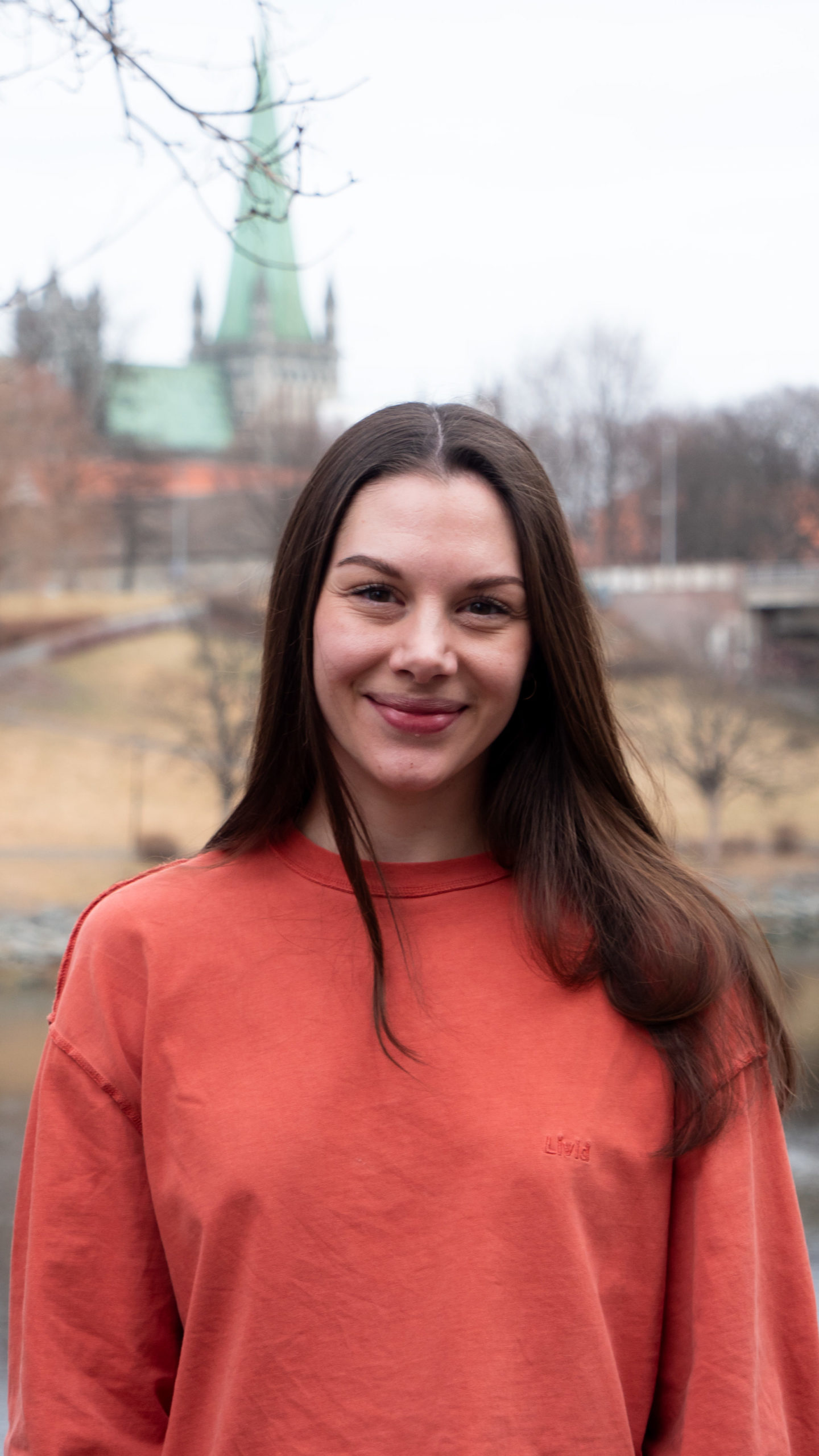 Nina-Bahl_foto-Vilde-Dyrnes-Ulriksen-scaled-aspect-ratio-9-16