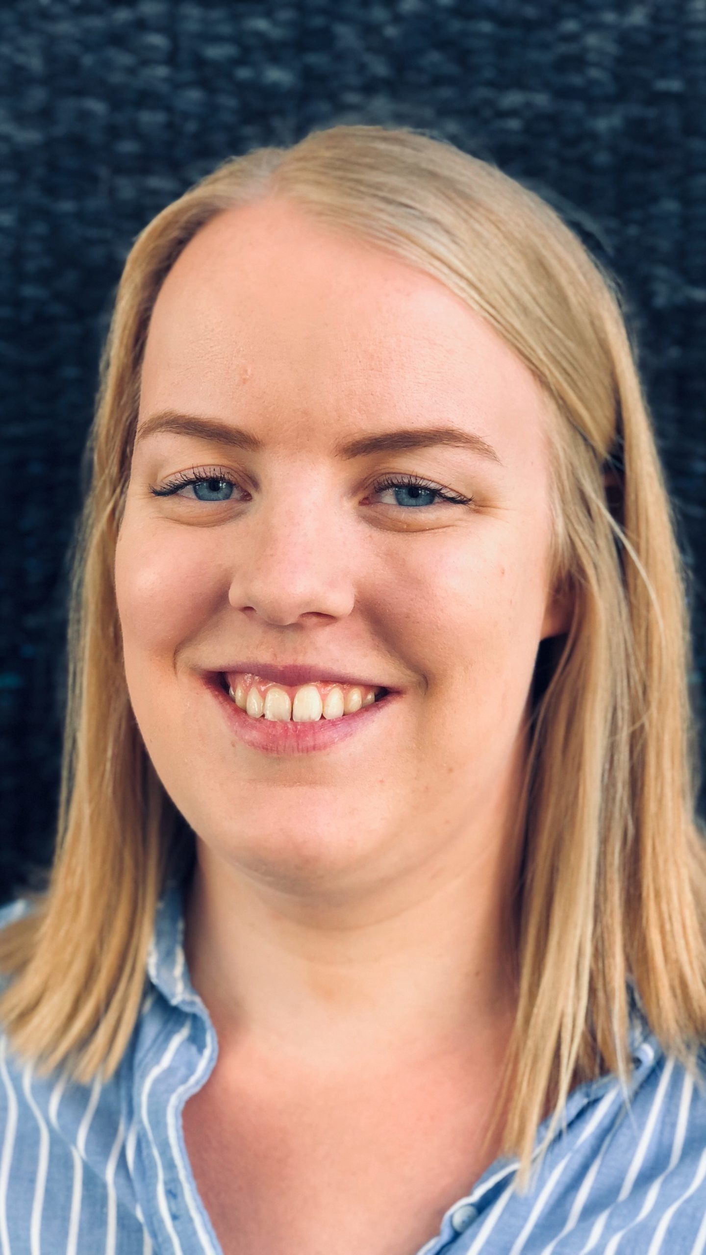 Nora-Sperre-Vangsnes-privat1-scaled-aspect-ratio-9-16